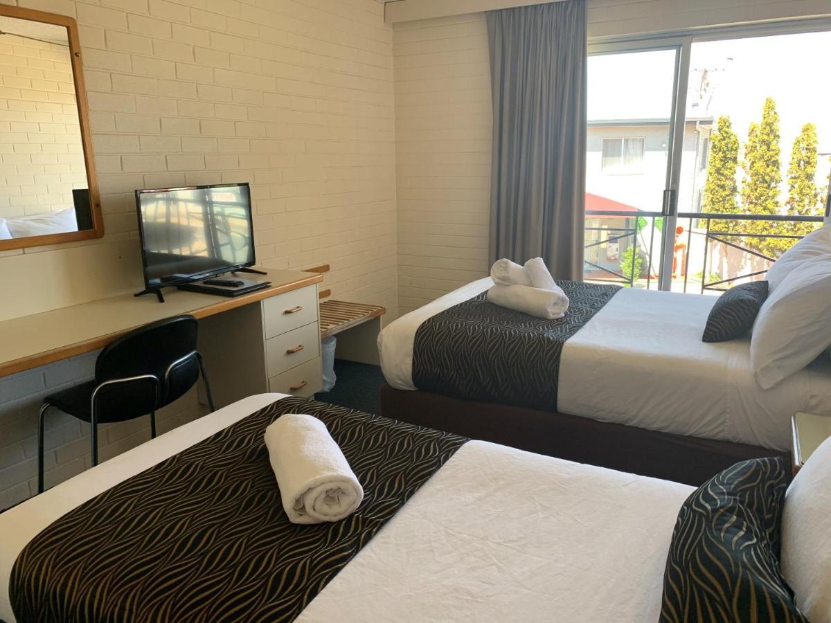 Crest Motor Inn Queanbeyan Extérieur photo