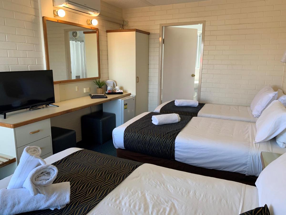 Crest Motor Inn Queanbeyan Extérieur photo