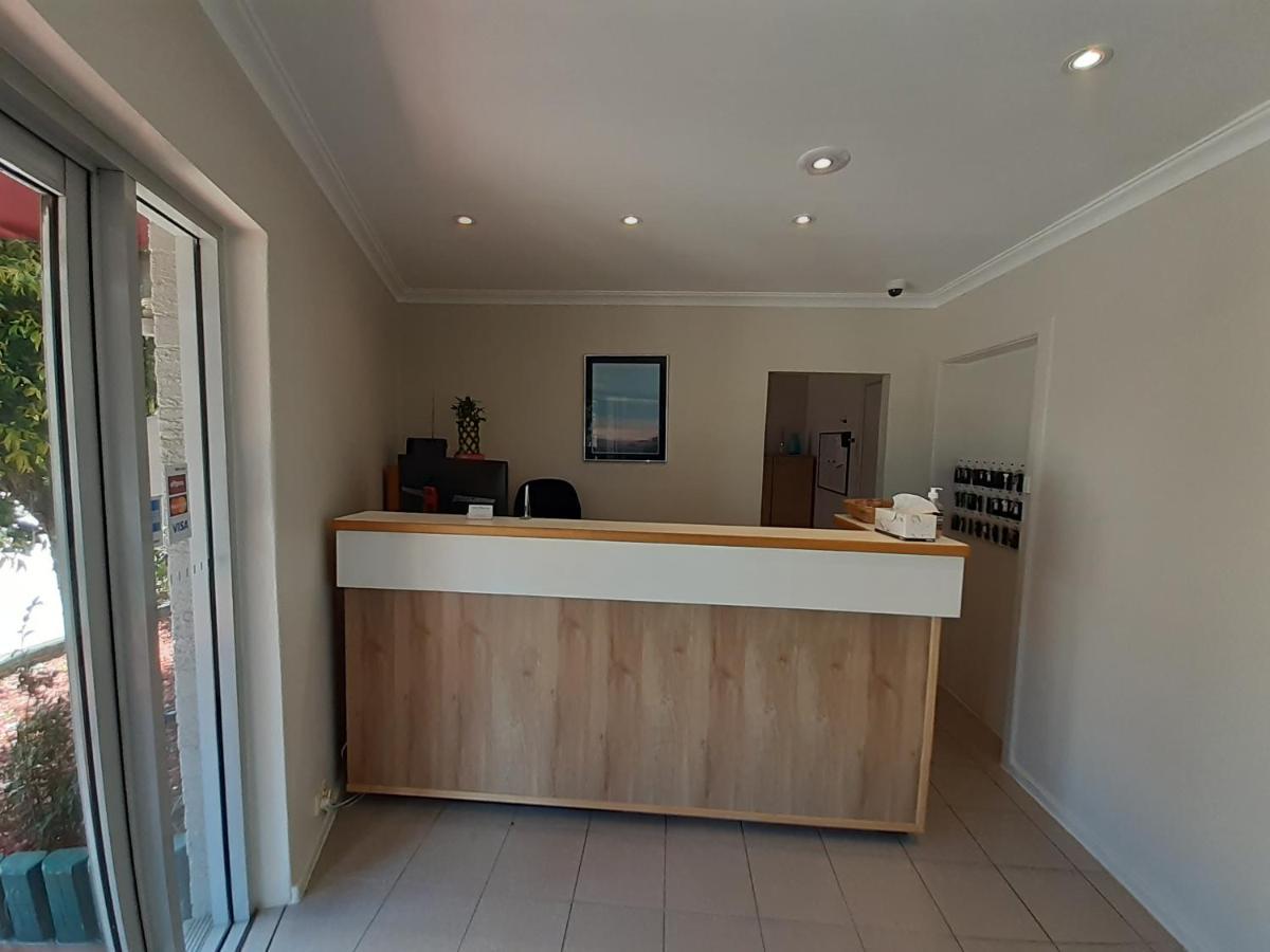 Crest Motor Inn Queanbeyan Extérieur photo