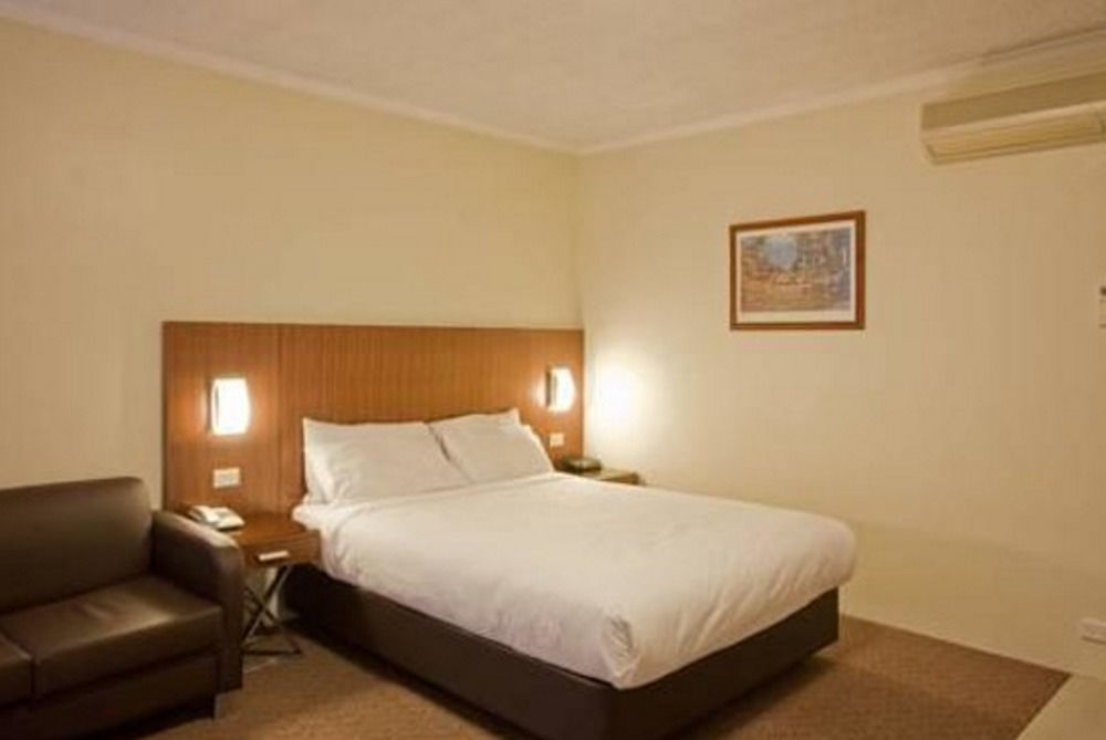 Crest Motor Inn Queanbeyan Extérieur photo