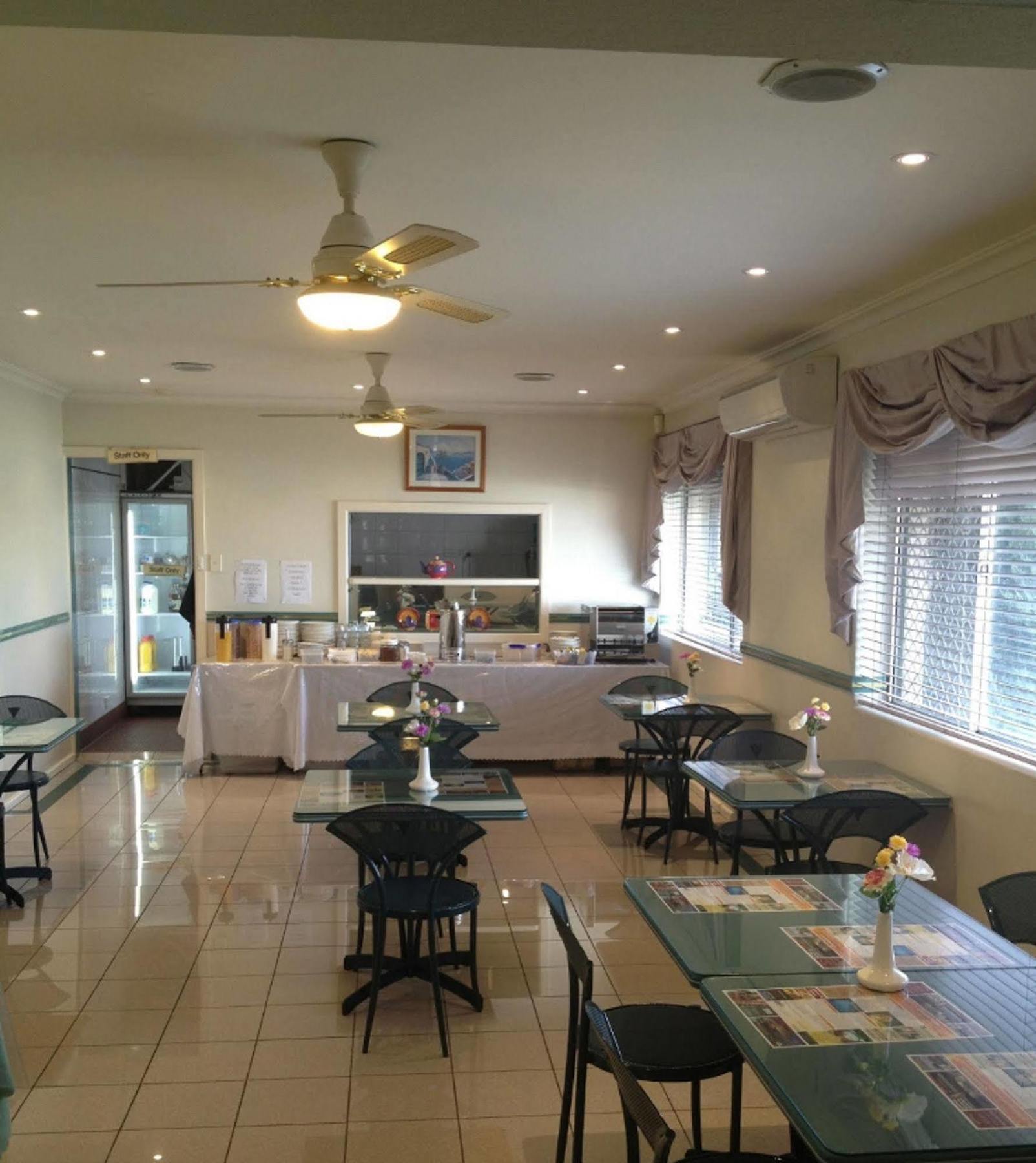Crest Motor Inn Queanbeyan Extérieur photo